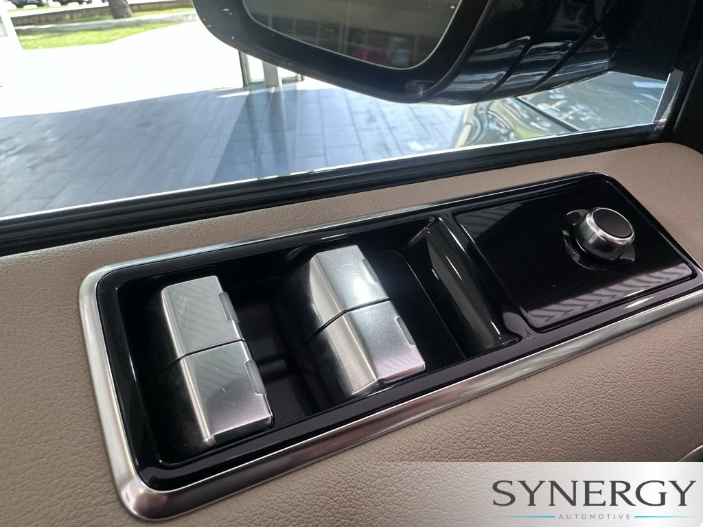 Used 2018 Byron Blue Metallic Land Rover HSE image 22