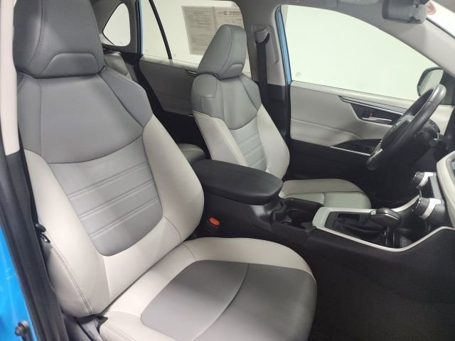 2021 Toyota RAV4 XLE Premium - Photo 17