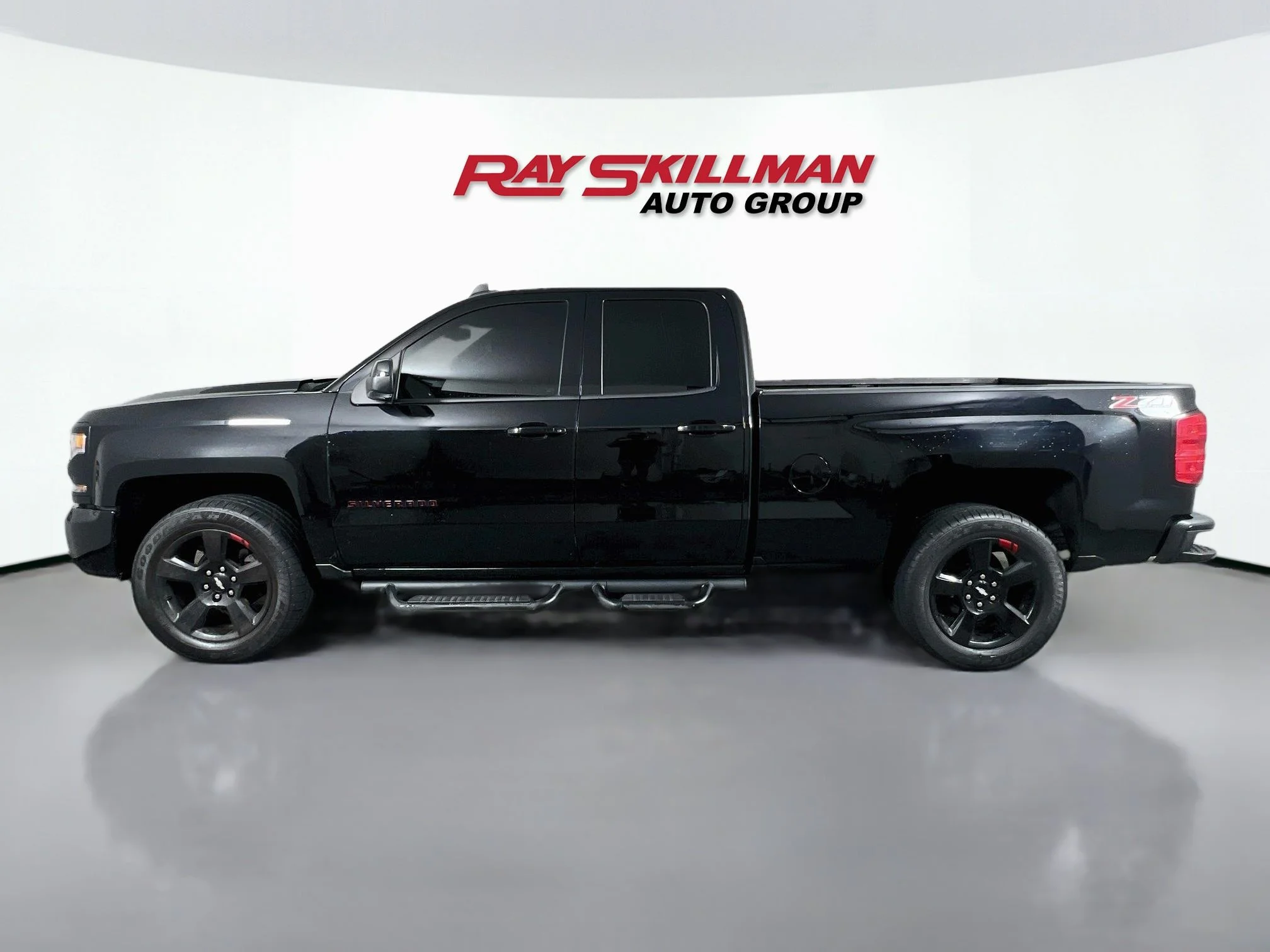 Used 2018 Black Chevrolet LT image 4