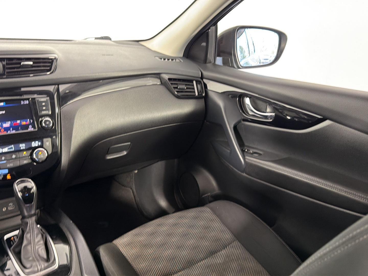 Used 2022 Magnetic Black Pearl Nissan SV image 19