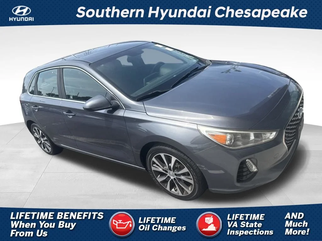 Used 2018 White Hyundai Base image 1
