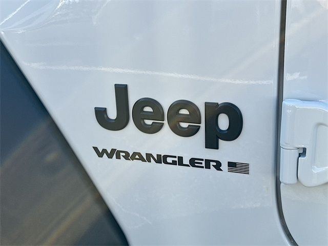 New 2026 Bright White Clear-Coat Exterior Paint Jeep Sport image 17