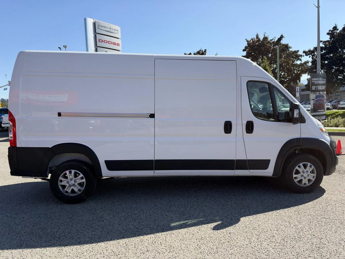 Used 2025 White RAM SLT image 9