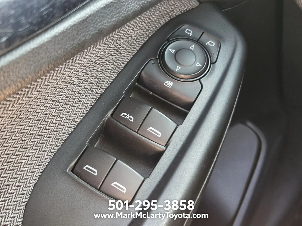 Used 2022 Red Chevrolet LS image 23