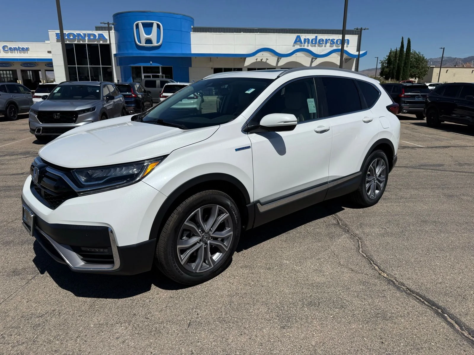 2022 Honda CR-V Hybrid Touring AWD's photo