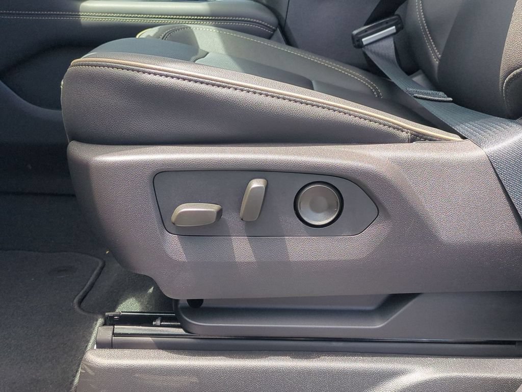 2026 GMC Yukon XL Elevation - Photo 20