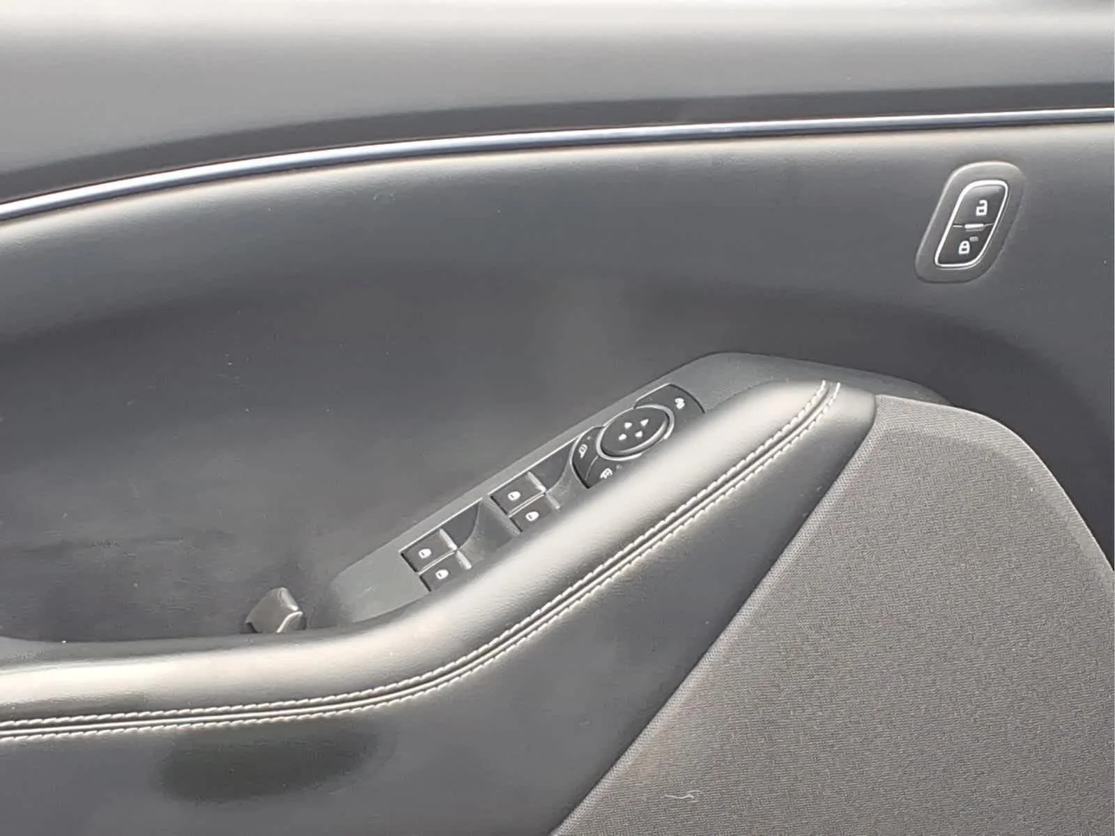 Used 2024 Glacier Gray Metallic TriCoat Ford Select image 14