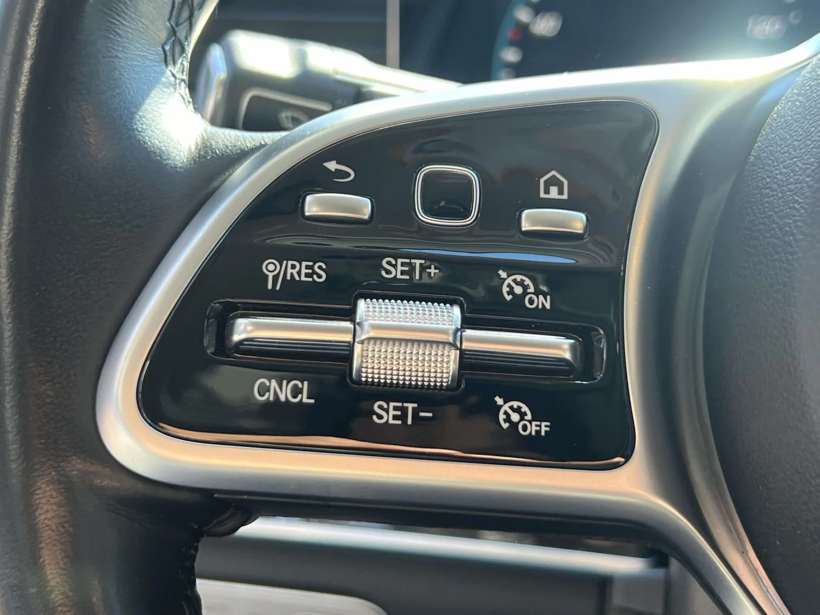 Certified Used 2023  Mercedes-Benz GLS 450 image 25