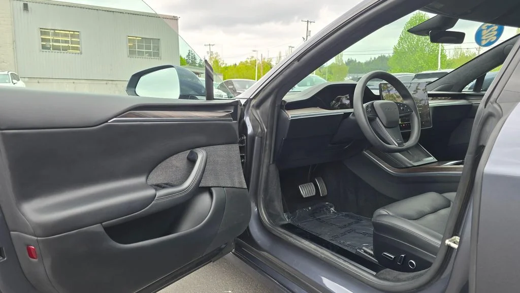 Used 2023 Stealth Gray Tesla  image 20