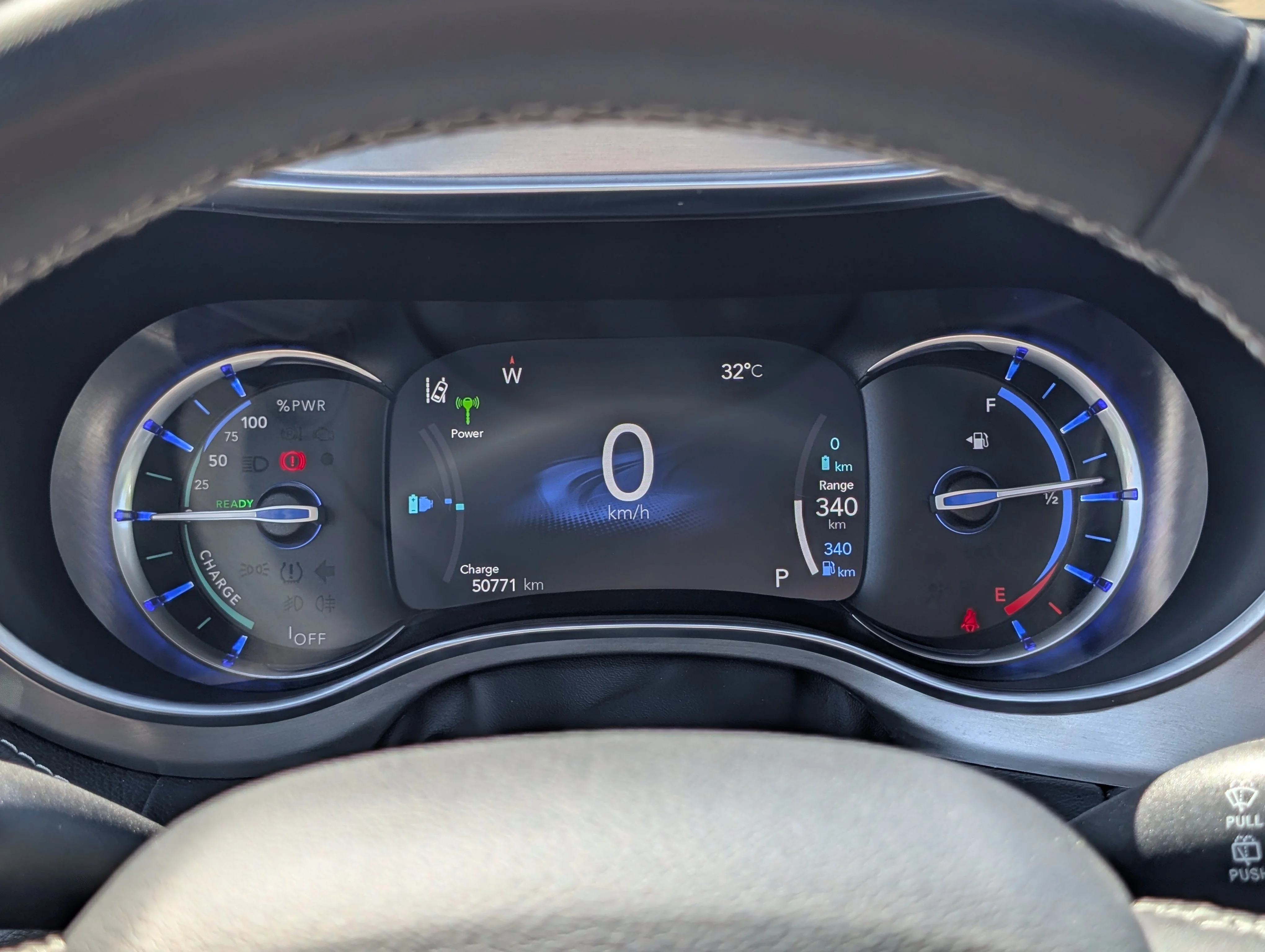 Used 2022 Ceramic Grey Chrysler Limited image 29