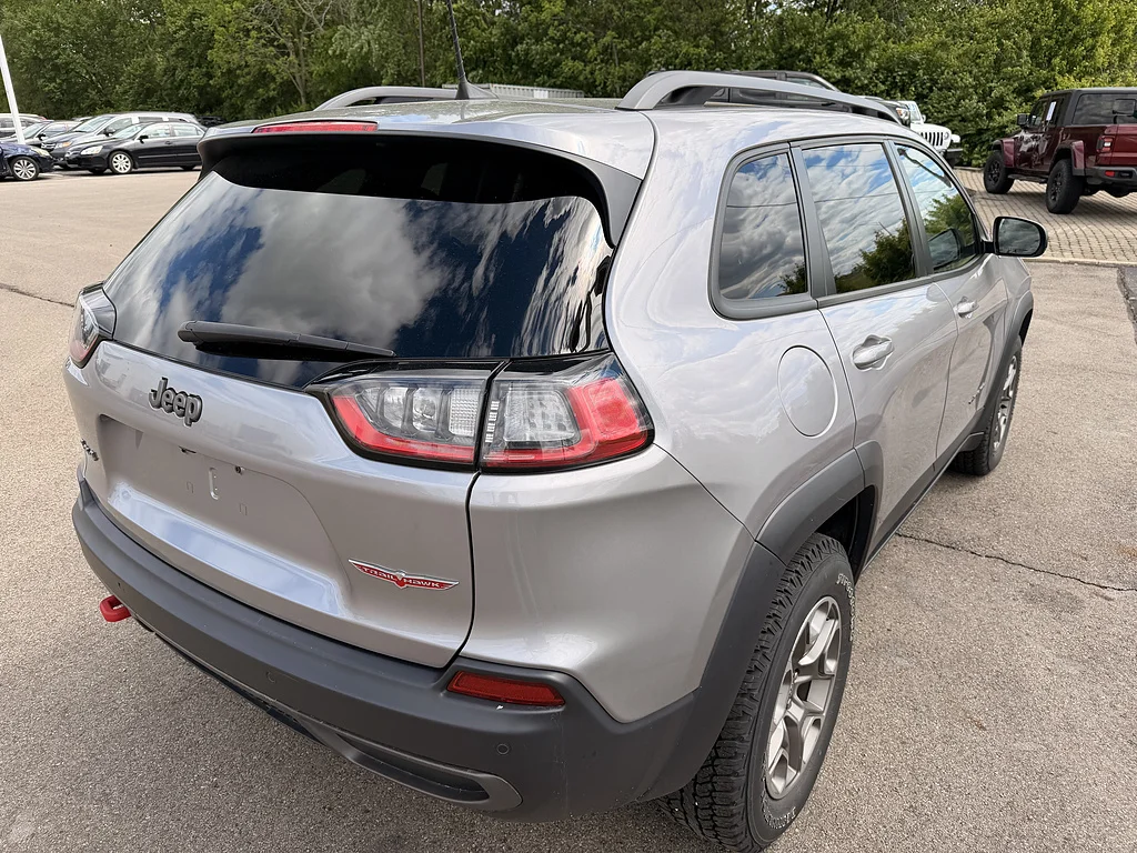 Used 2020 Granite Crystal Metallic Clear Coat Jeep Trailhawk Elite image 3