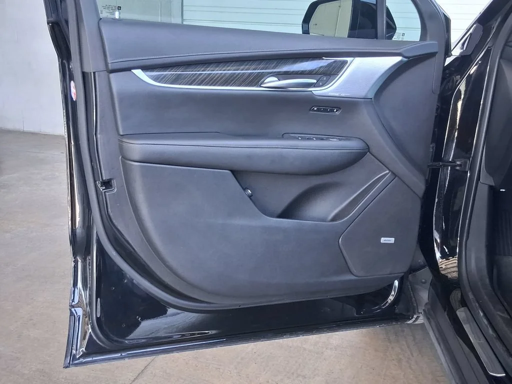 Used 2022 STELLAR BLACK METALLIC Cadillac Premium Luxury image 17