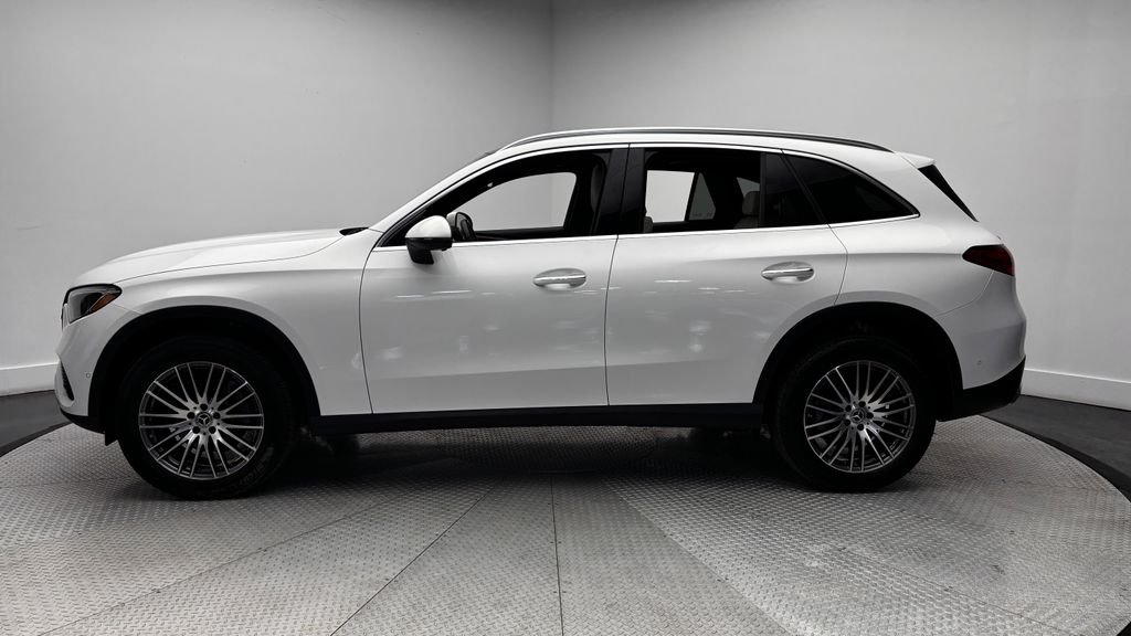 Used 2025 White Mercedes-Benz GLC 300 image 7