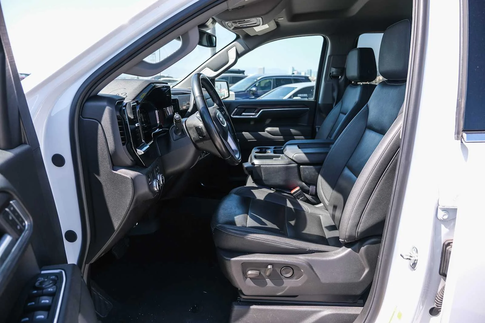 Used 2025 Summit White GMC SLT image 22