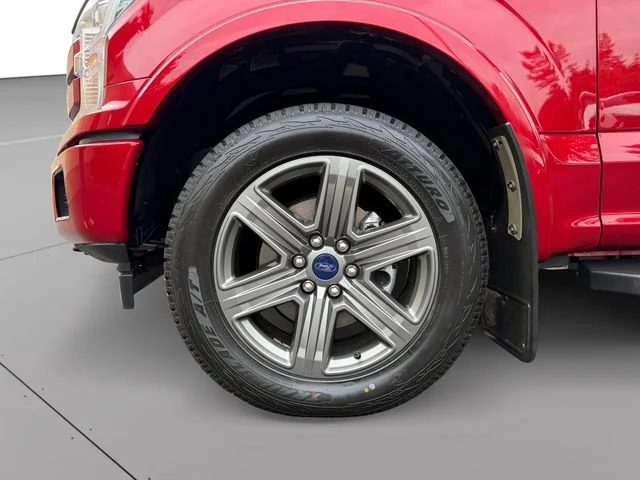 Used 2020  Ford Lariat image 9