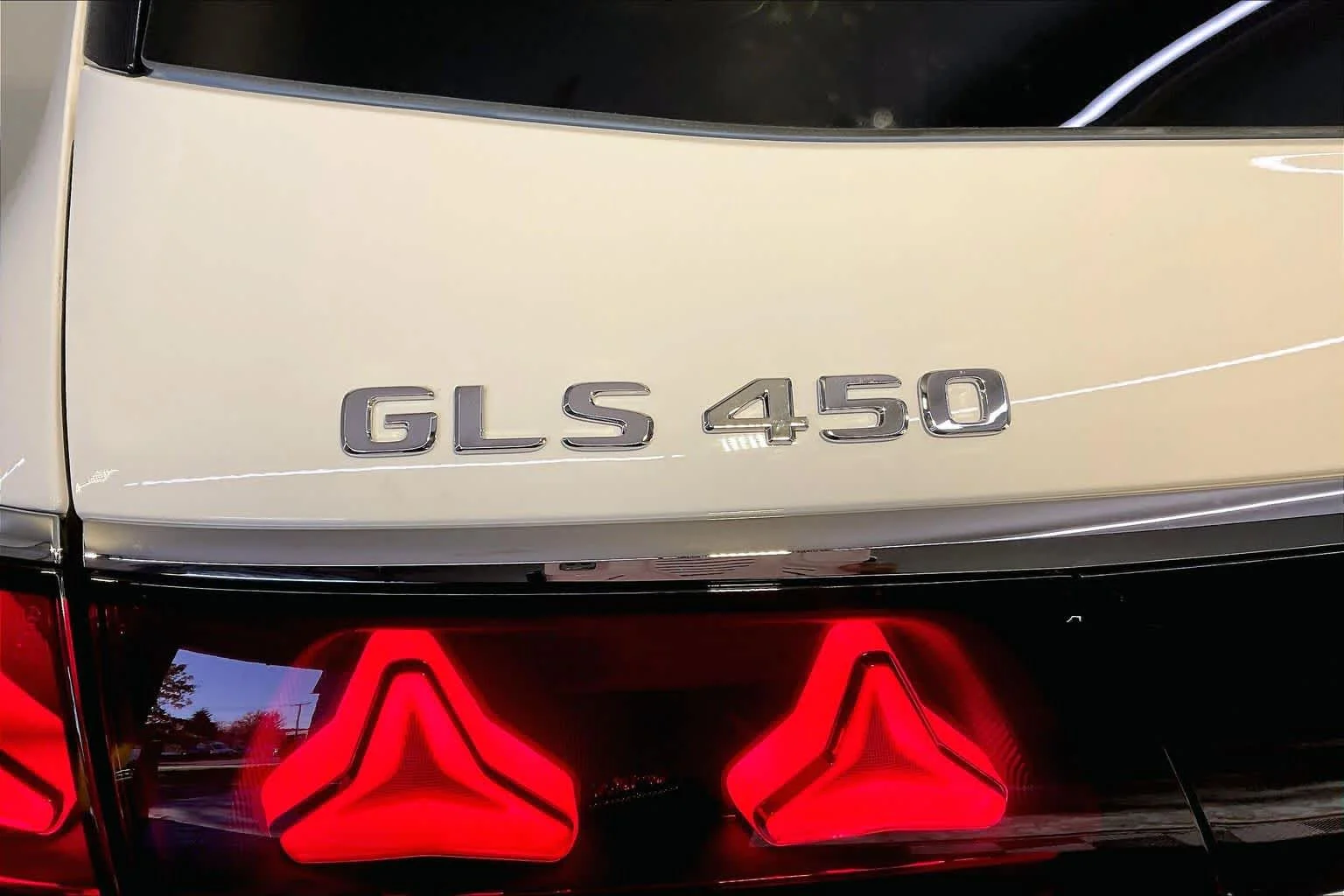 New 2027 Polar White Mercedes-Benz GLS 450 image 6