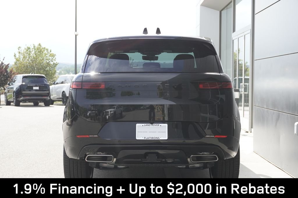 New 2026 Santorini Black Land Rover Dynamic SE image 6