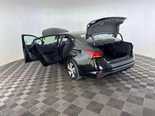 Used 2023 Black Nissan 2.5 S image 16
