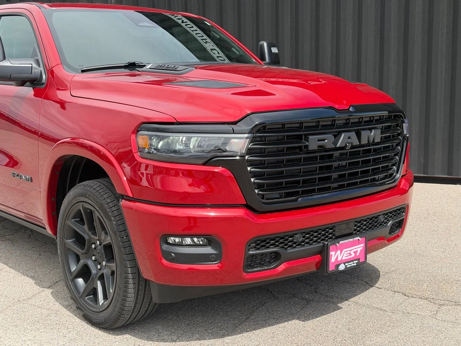 New 2026 Molten Red Pearl-Coat Exterior Paint RAM Laramie image 3