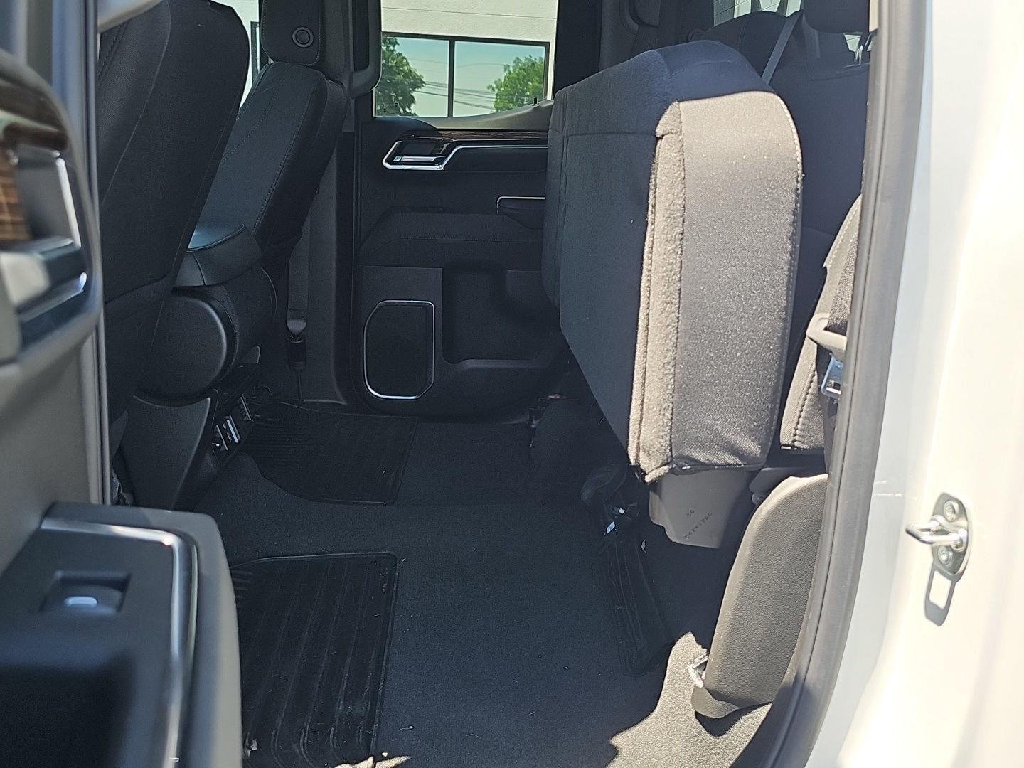 Used 2025 Summit White GMC Elevation image 29