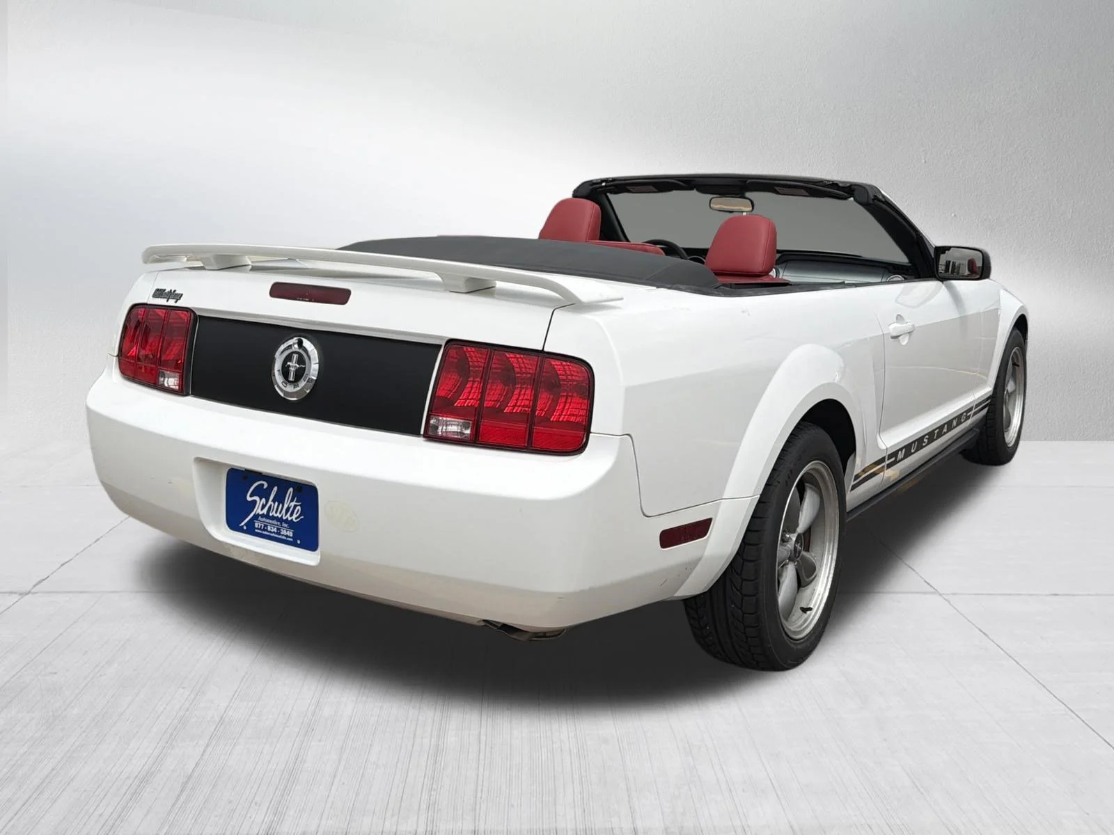 Used 2006 White Ford Standard image 8