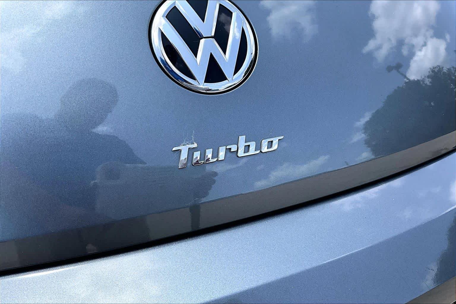 Used 2016 Platinum Gray Metallic Volkswagen 1.8T Fleet Edition image 10