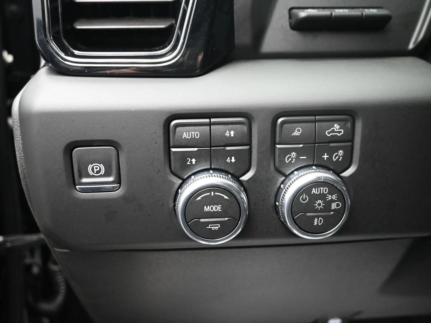 Used 2026 Onyx Black GMC AT4 image 25