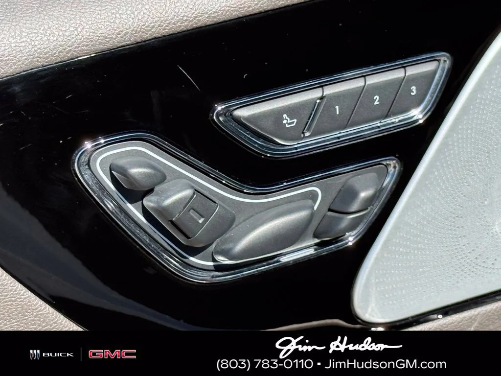 Used 2020 White Lincoln Reserve image 24