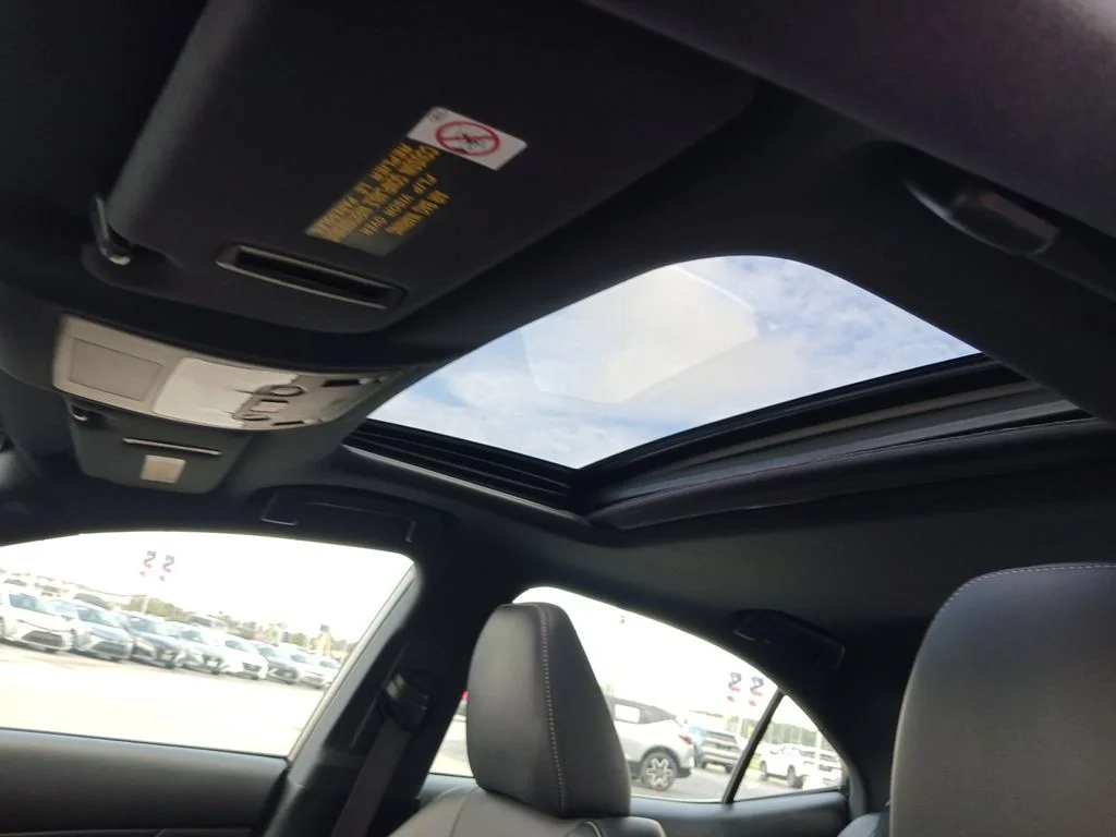 Used 2020 White Lexus 300 image 22