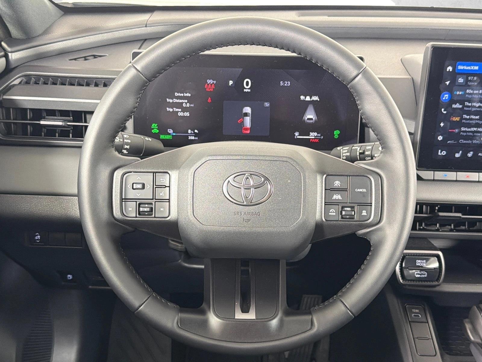 Used 2026 Ice Cap Toyota SE image 23