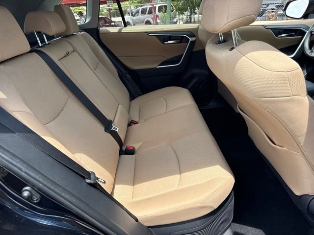 2025 Toyota RAV4 XLE - Photo 21