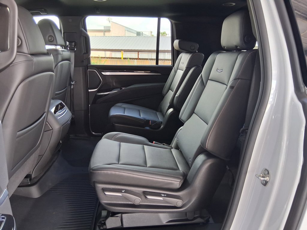 Used 2026 Vibrant White Tricoat Cadillac 1SA image 23