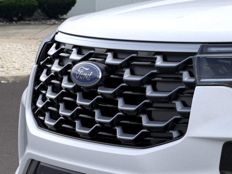 New 2026 Star White Metallic Tri-Coat Ford Platinum™ image 30