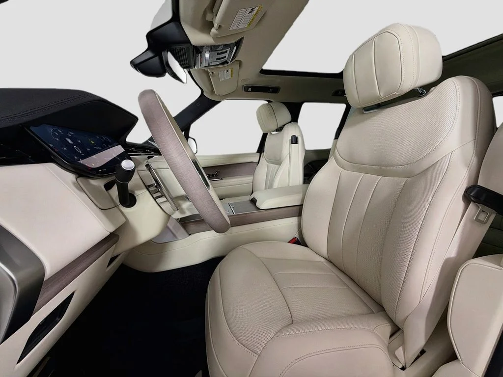 New 2026 Fuji White Land Rover SE image 22