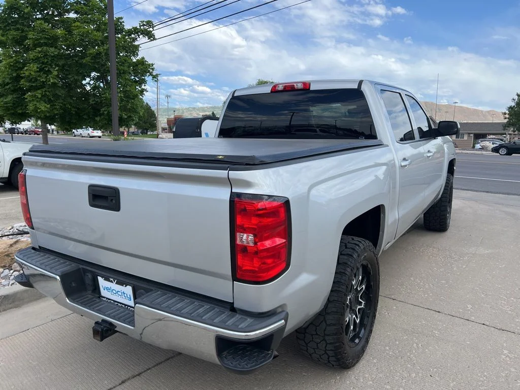 Used 2018 Silver Chevrolet LT image 9