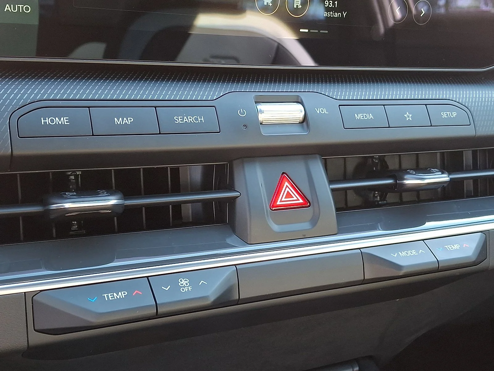 2025 Kia K4 GT-Line Turbo - Photo 9