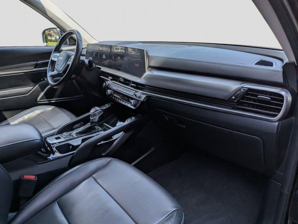 Used 2024 Black Kia S image 30