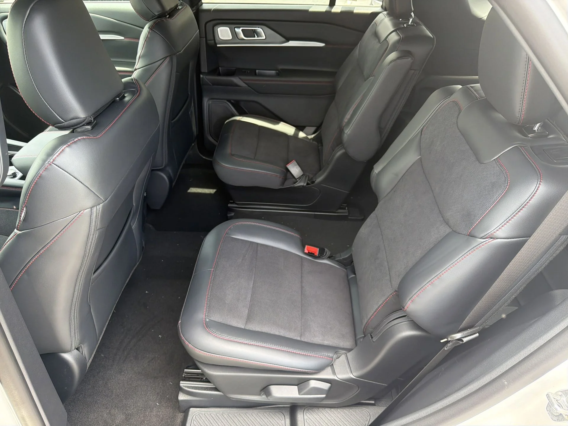 New 2026 Star White Metallic Tri-Coat Ford ST image 22