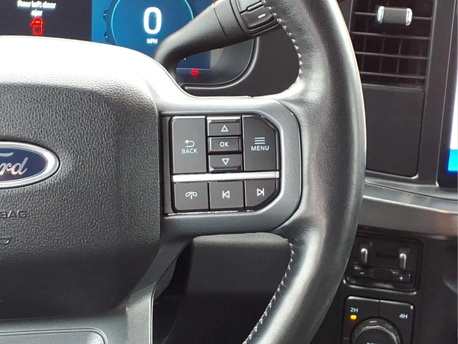 Used 2024 Agate Black Metallic Ford LARIAT image 25