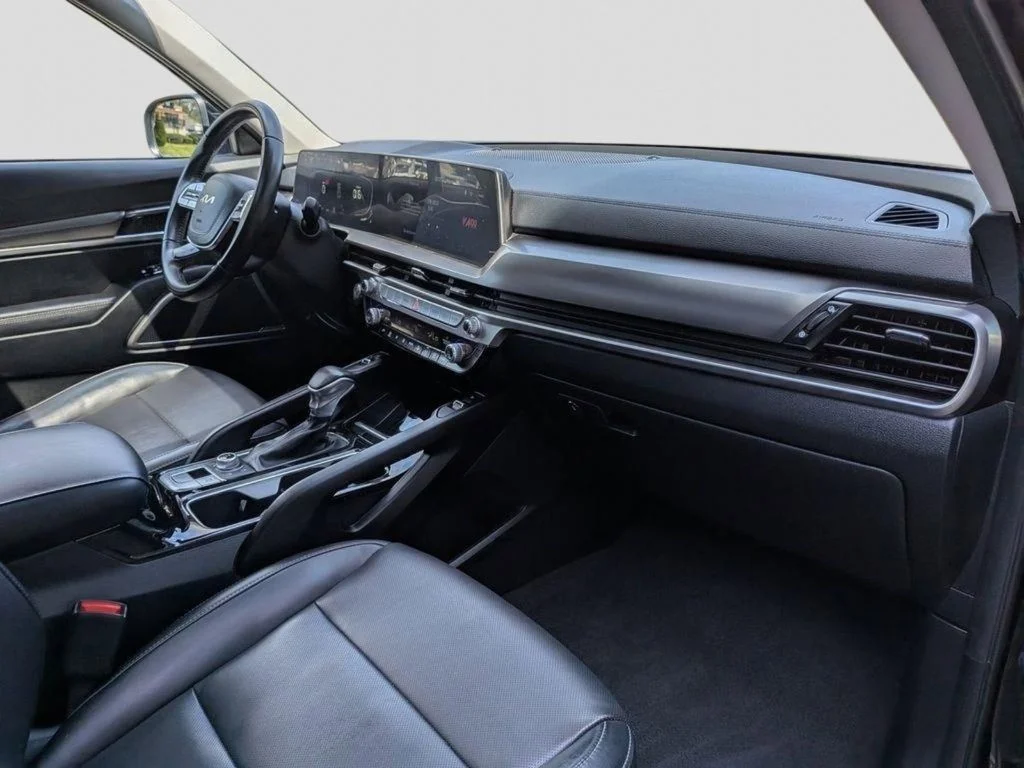 Used 2024 Black Kia S image 30