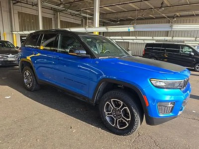 Used 2023 Blue Jeep Trailhawk 4xe image 3