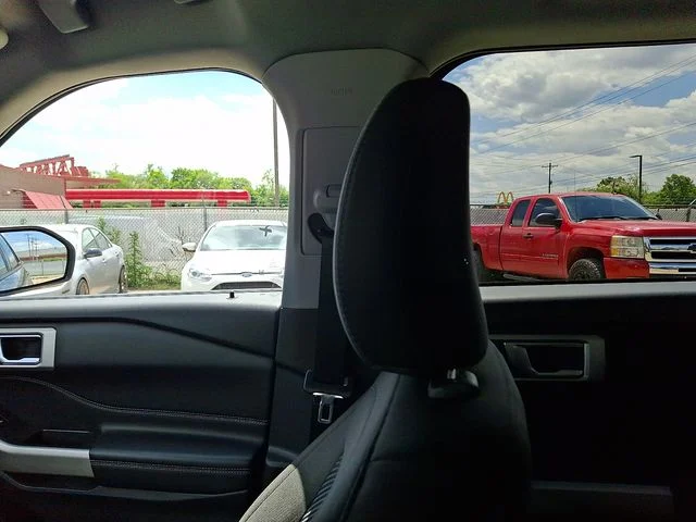 Used 2022 Gray Ford XLT image 17