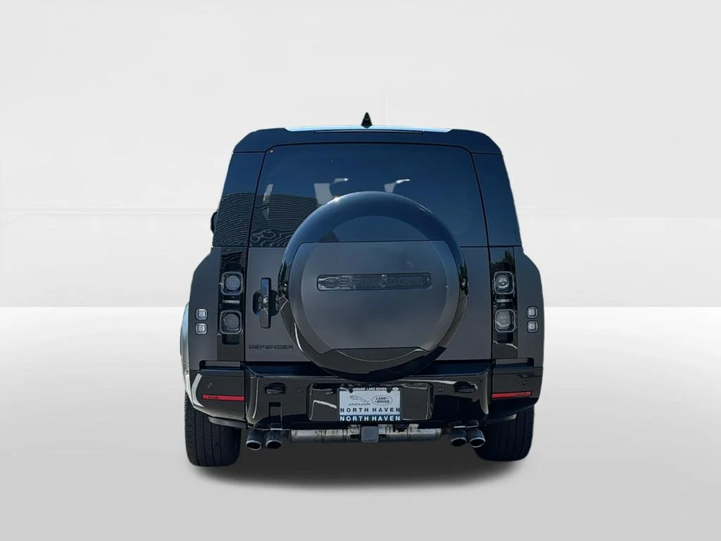 Certified Used 2024 Gray Land Rover V8 image 5