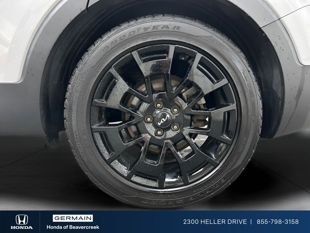 Used 2022 Wolf Gray Kia SX image 14