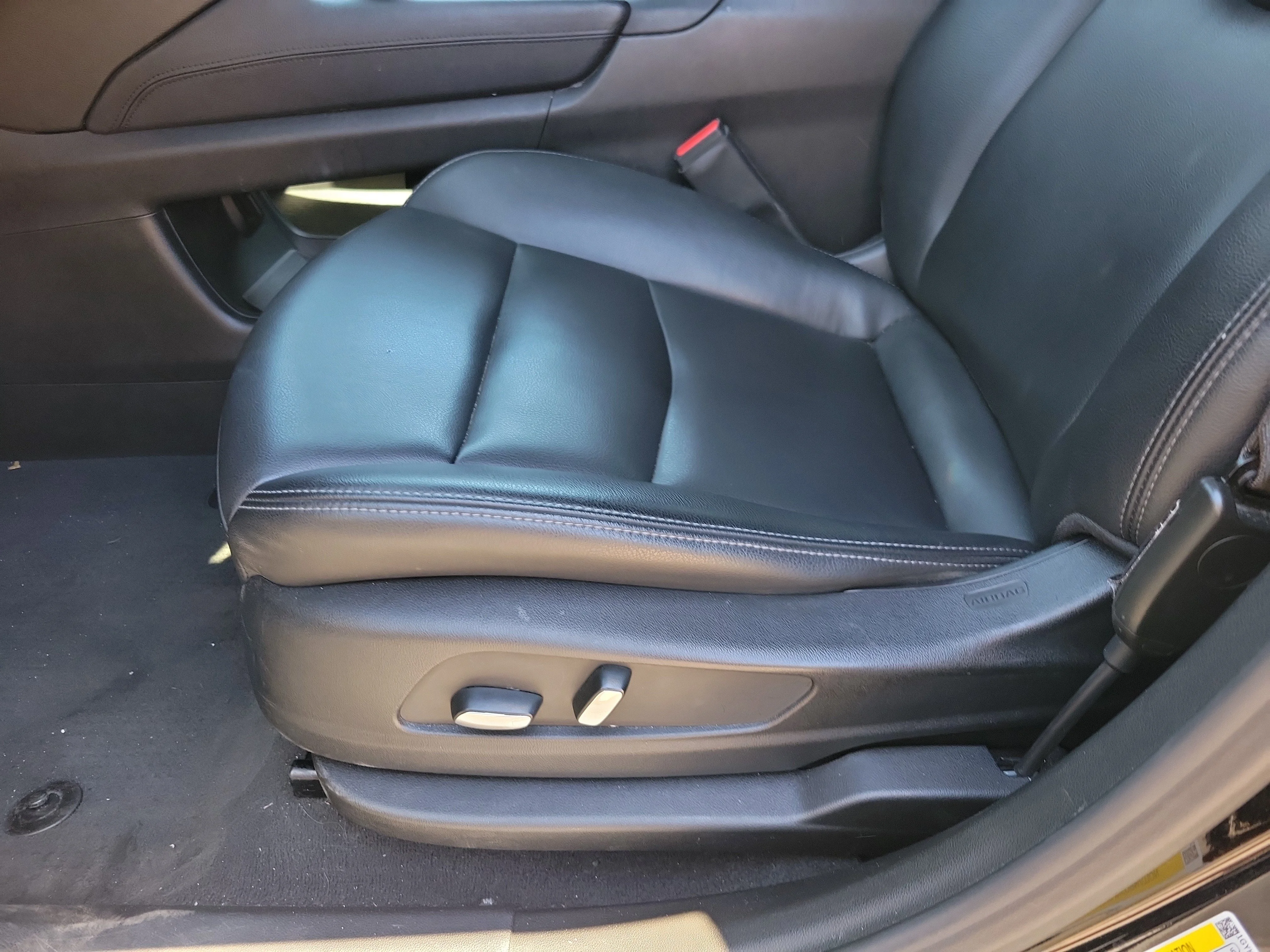 Used 2023 Stellar Black Metallic Cadillac FWD Luxury image 7