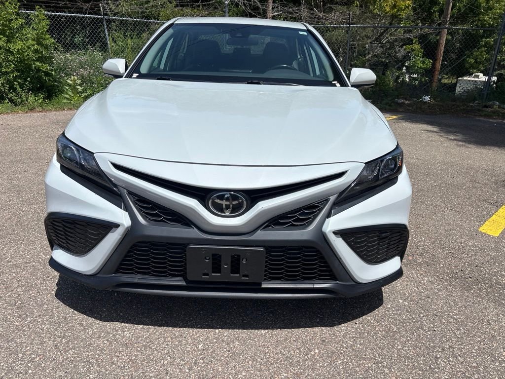 Used 2023 Ice Toyota SE image 10