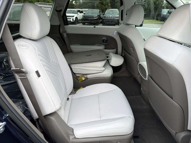 New 2027 Blue Hyundai SEL Premium FWD image 18