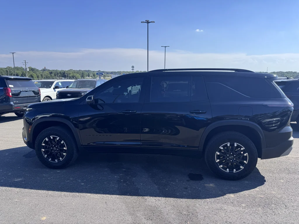Used 2025 Mosaic Black Metallic Chevrolet AWD Z71 image 9