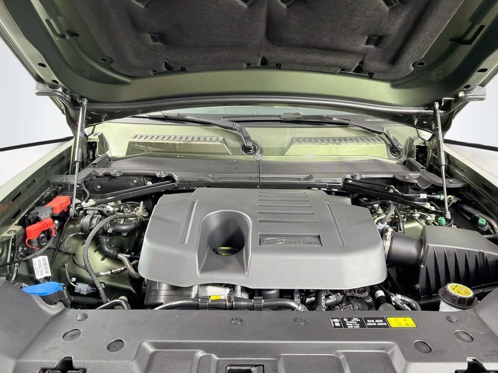 New 2026 Woolstone Green Land Rover X-Dynamic SE image 32