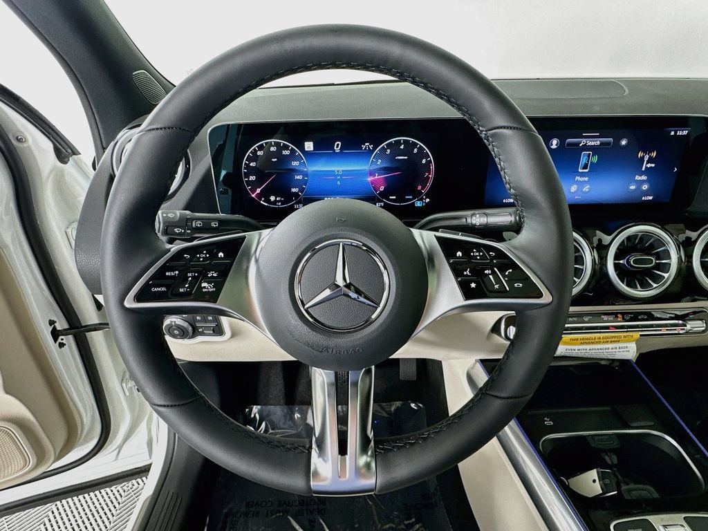 New 2026 Polar White Mercedes-Benz GLA 250 image 43